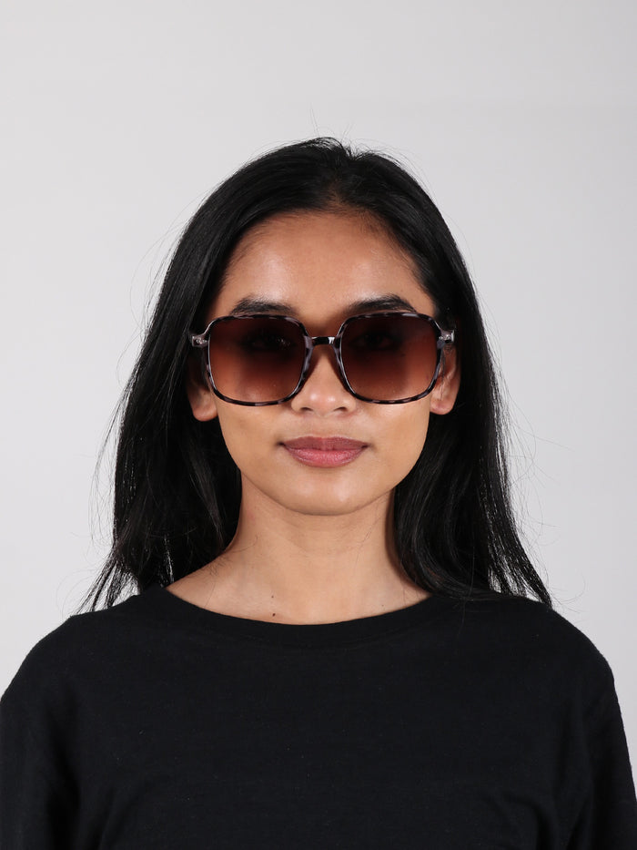 Retro Square Oversized Sunglasses | Grey Tort-Image 4