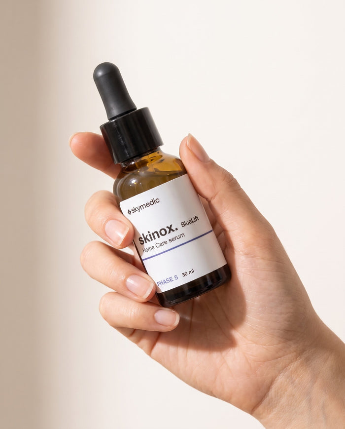 Bluelift Serum — in use